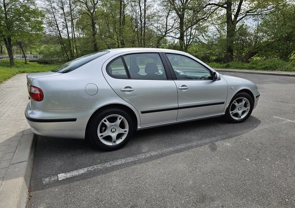 Seat Toledo cena 8999 przebieg: 292000, rok produkcji 2004 z Brusy małe 154